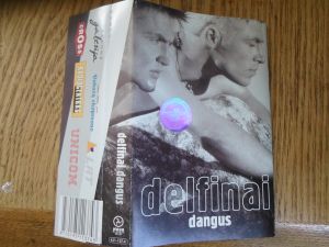 Delfinai - Dangus (2002)