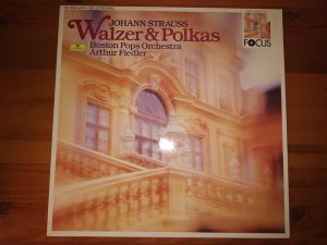 Johann Strauss / Boston Pops Orchestra / Arthur Fiedler - Walzer & Polkas (1987)